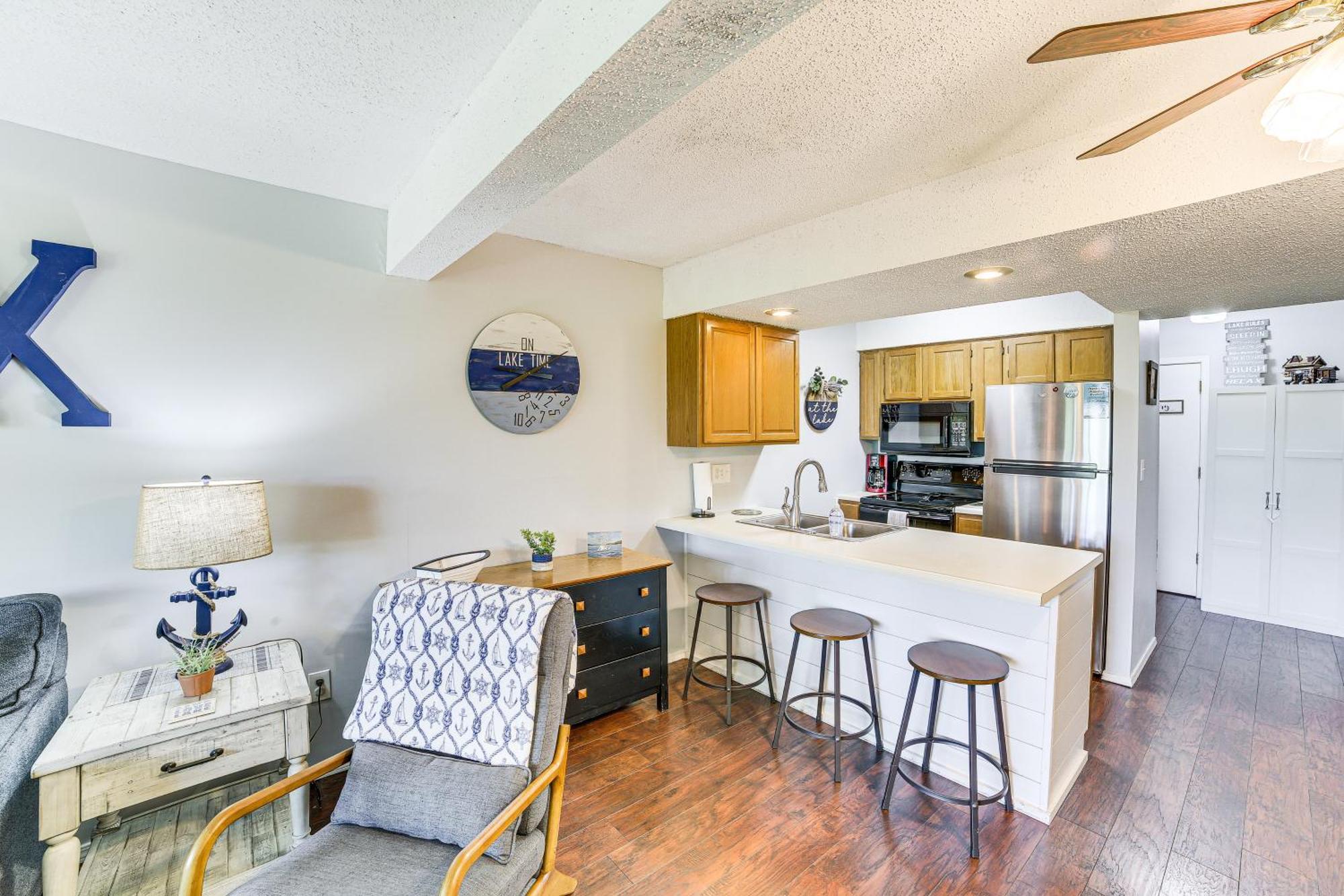 Reed Springs Condo With Furnished Deck And Pool Access Reeds Spring Exterior photo