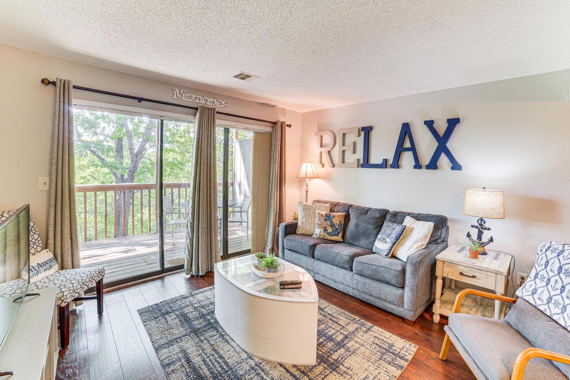 Reed Springs Condo With Furnished Deck And Pool Access Reeds Spring Exterior photo