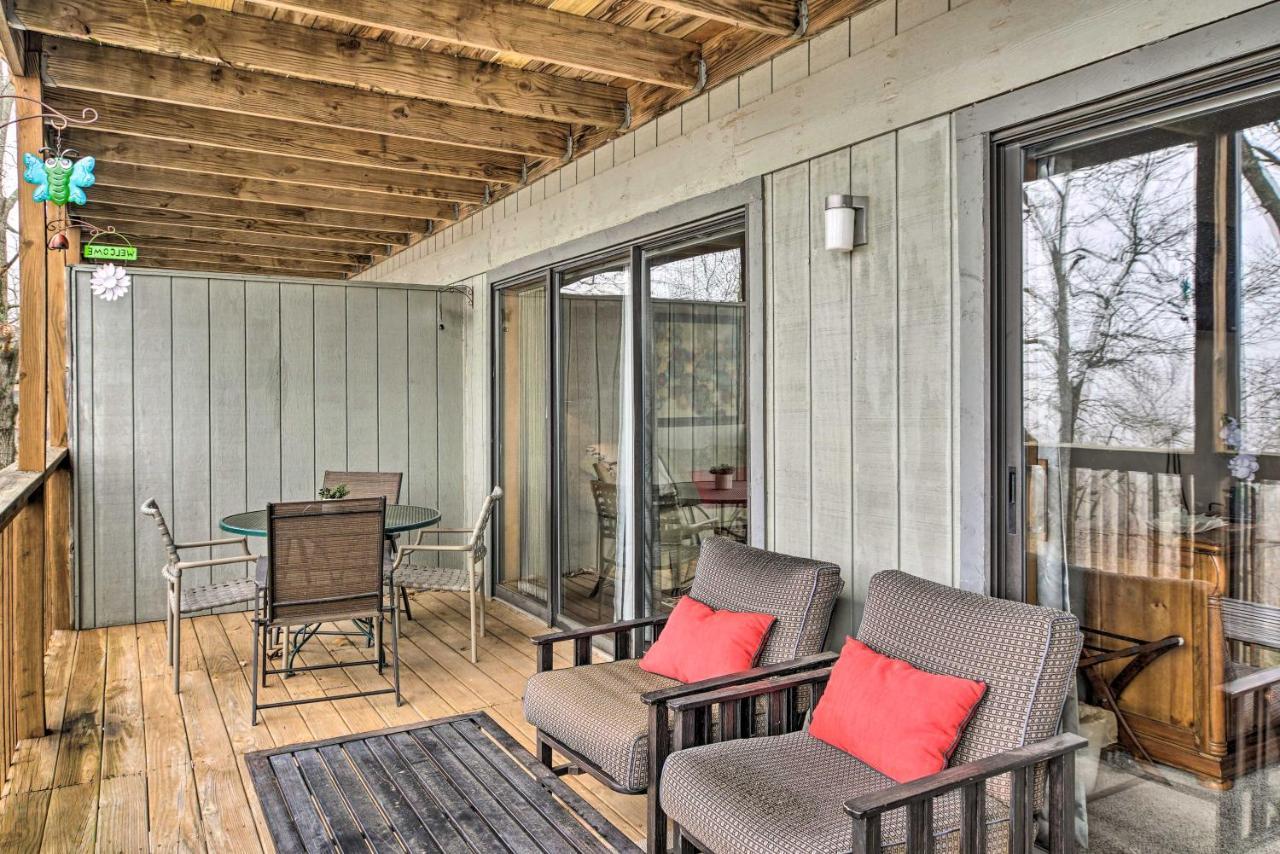 Reed Springs Condo With Furnished Deck And Pool Access Reeds Spring Exterior photo